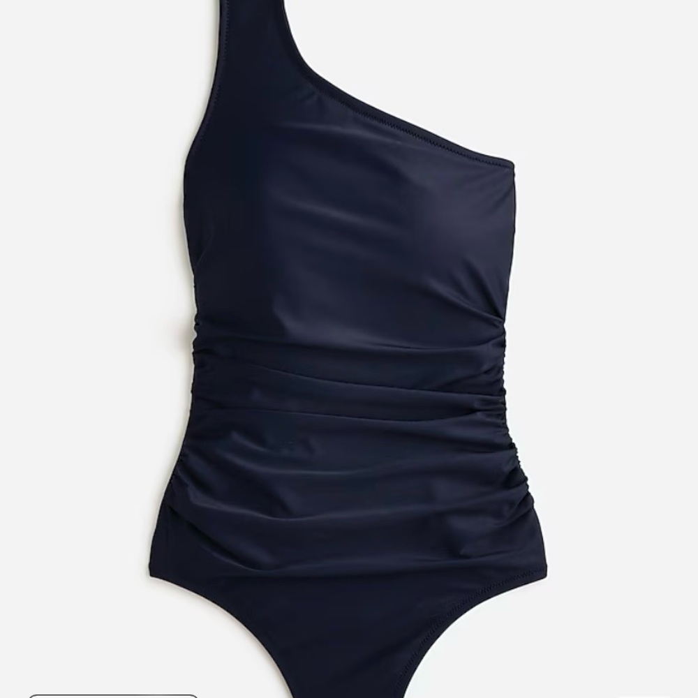 Sleek ruched one-shoulder one-piece swimsuit